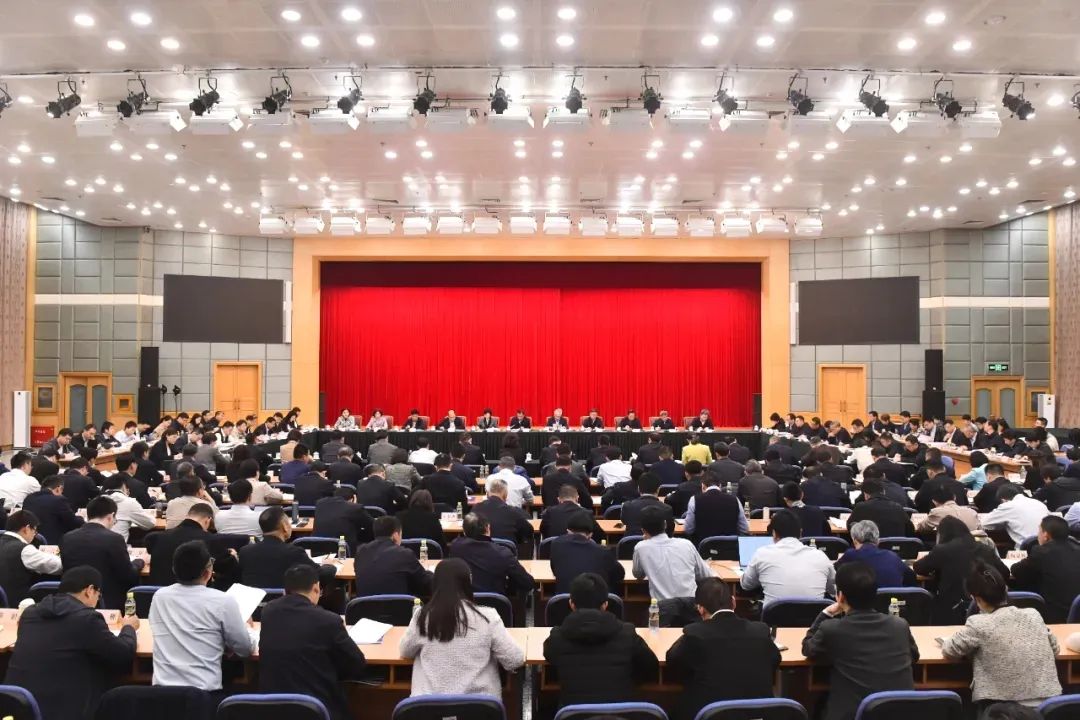 國家發(fā)展改革委組織召開全國優(yōu)化營商環(huán)境工作會議和促進民營經(jīng)濟發(fā)展壯大部際聯(lián)席會議第一次全體會議